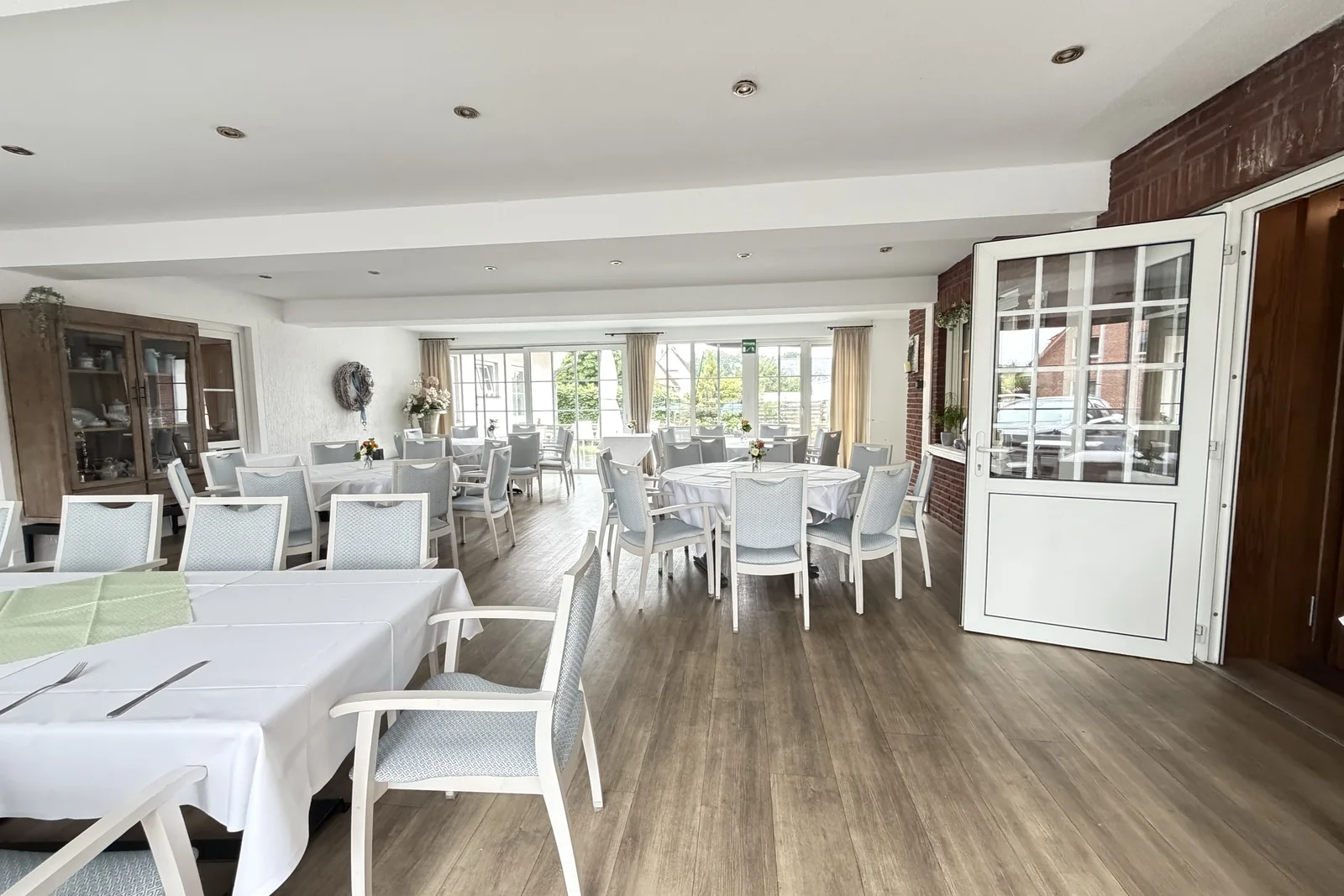 Heller Restaurantsaal im Restaurant Rohdenburg